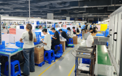 <b>全力帮帮企业纾困解难、稳产增</b>