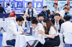 通过加强现实眼镜及时指点现场操做